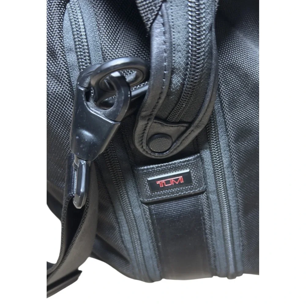 Tumi Alpha 2 Double Expansion Travel Satchel Black Weekender Business Duffle Bag